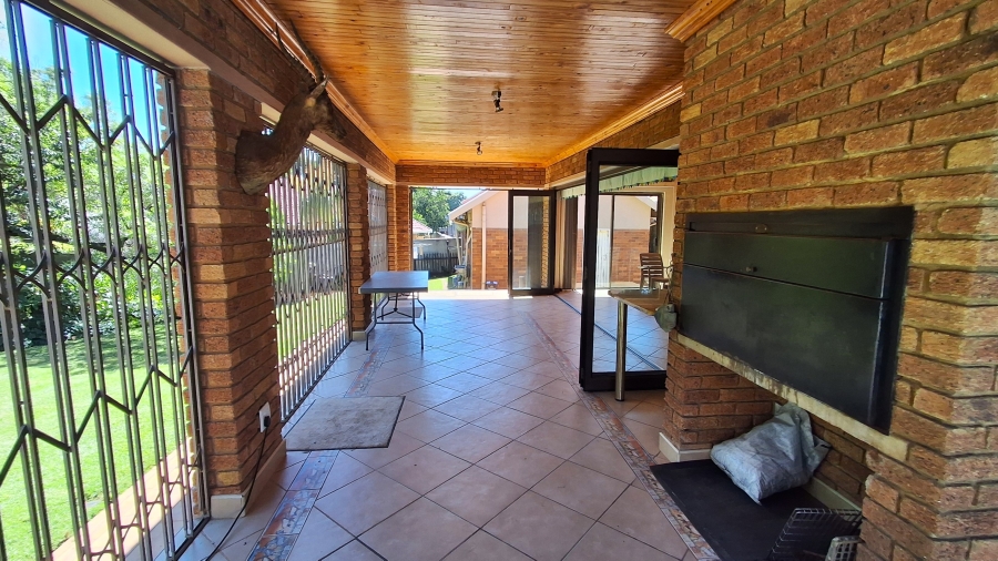 3 Bedroom Property for Sale in Protea Park North West